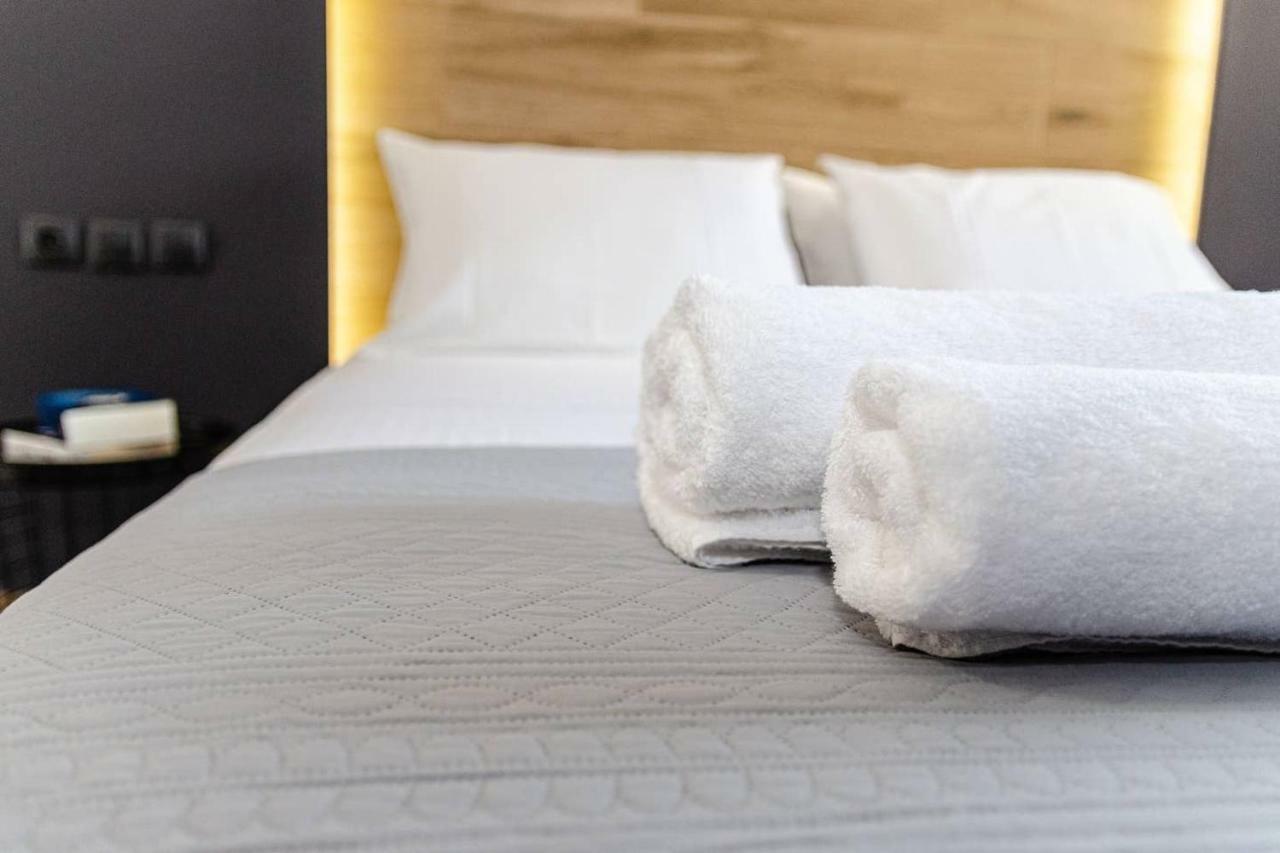 Mos Luxury City Suites - The Loft Chania  ภายนอก รูปภาพ