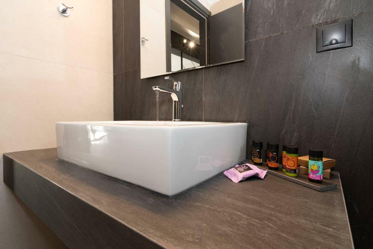 Mos Luxury City Suites - The Loft Chania  ภายนอก รูปภาพ